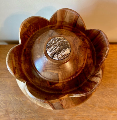 Red Gum Flower Individual Size Urn With Screw On Lid